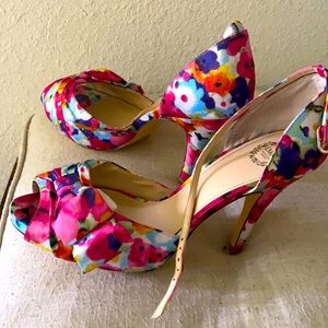 Floral print high heel